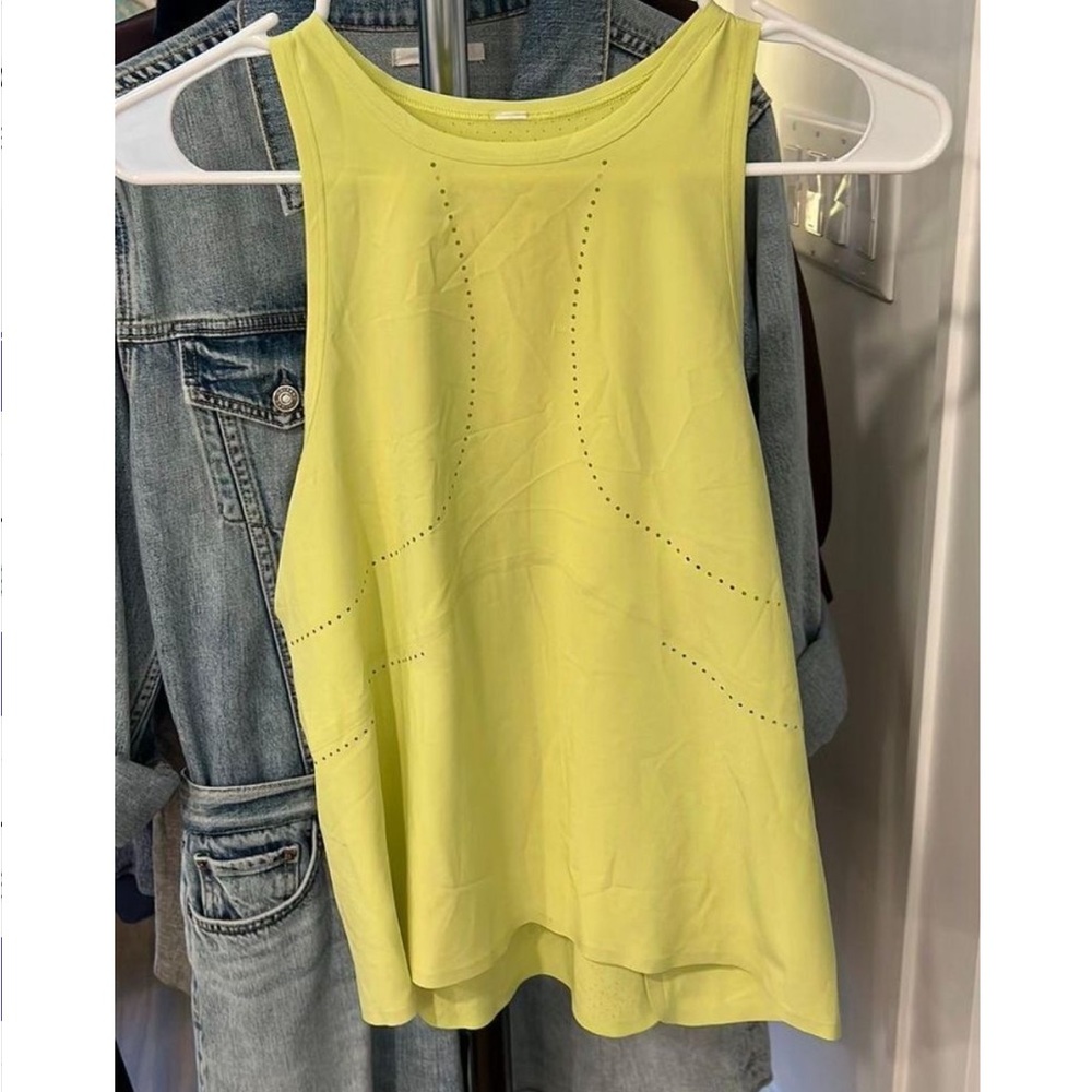 Lululemon tank